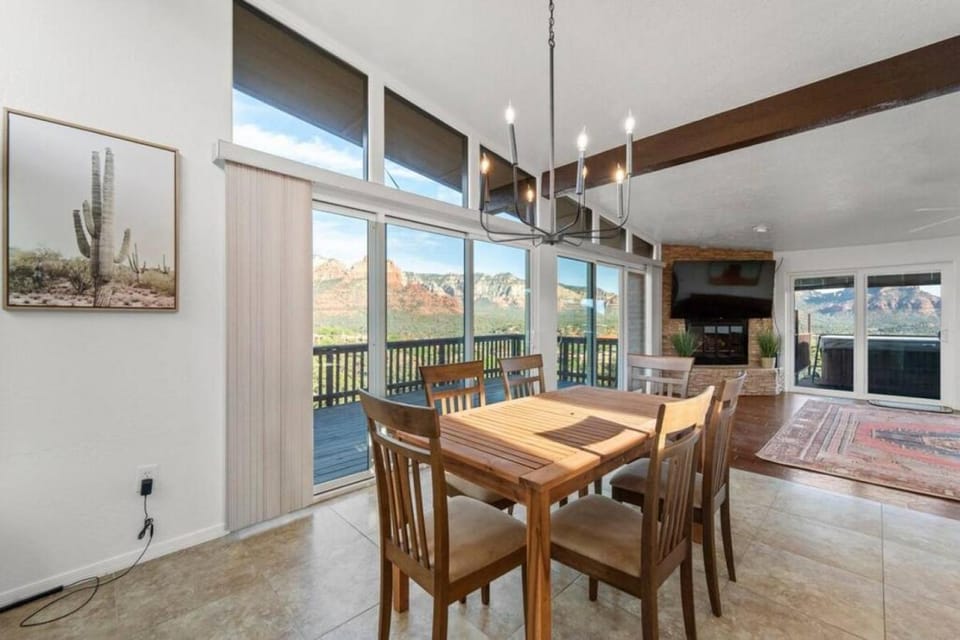 Luxury Uptown home with Epic Views and Hot Tub House in Sedona