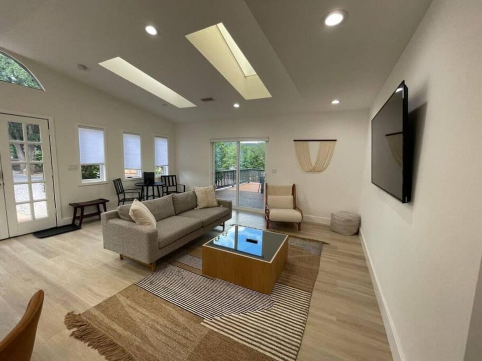 Uptown Vacation Villa at The OZ with Hot tub and Views House in Sedona