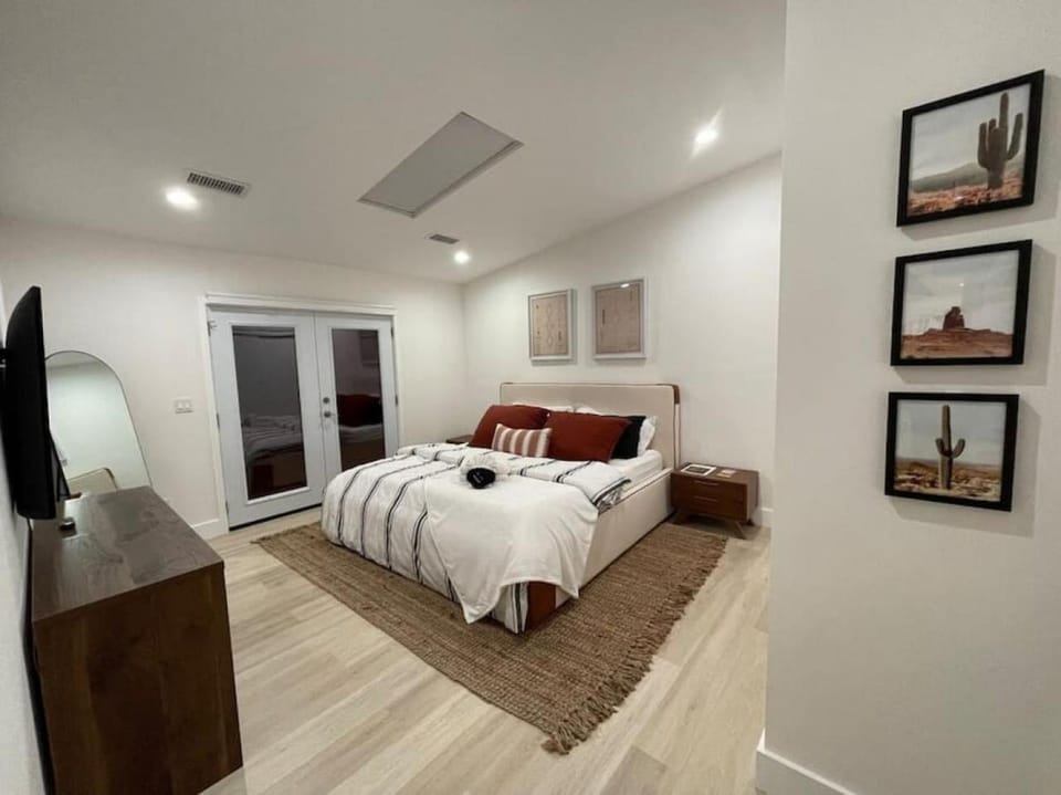 Uptown Vacation Villa at The OZ with Hot tub and Views House in Sedona