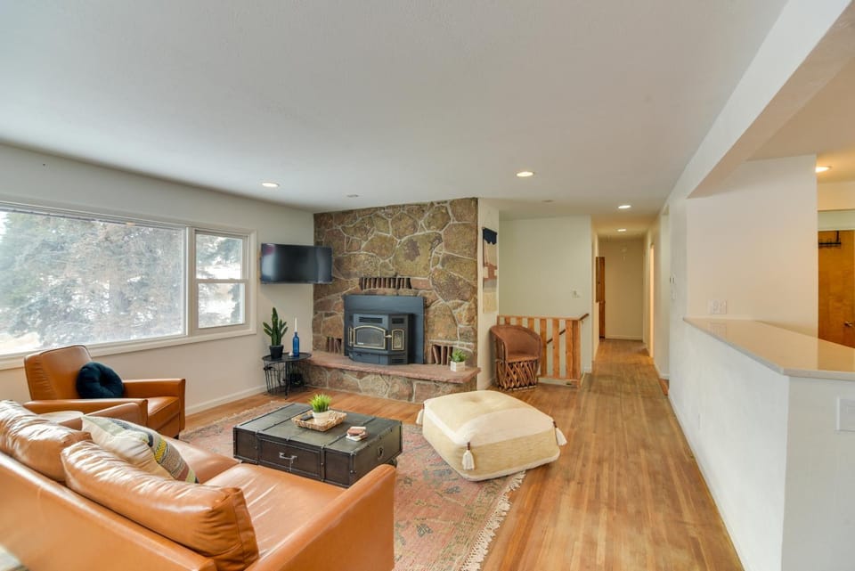 6 Mi to Staunton State Park: Conifer Home w/ Deck House in Park County