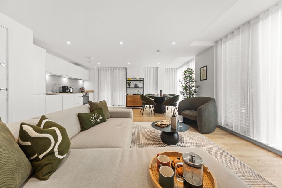 Kitchen or kitchenette, Living room, Seating area