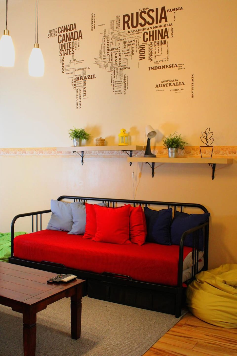 Bed, Living room