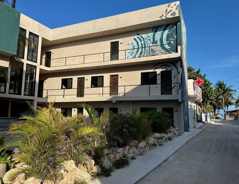 Property building, Day, Neighbourhood, Beach, Street view