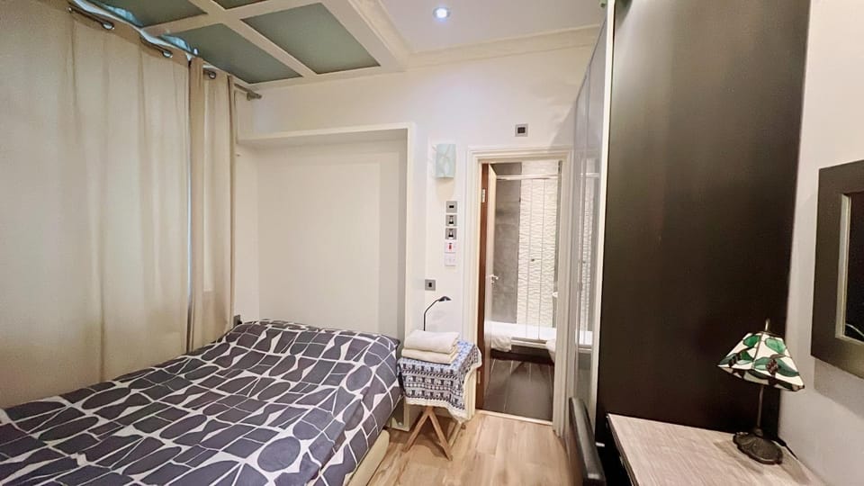 Soho China Town Rooms Bed and Breakfast in City of Westminster