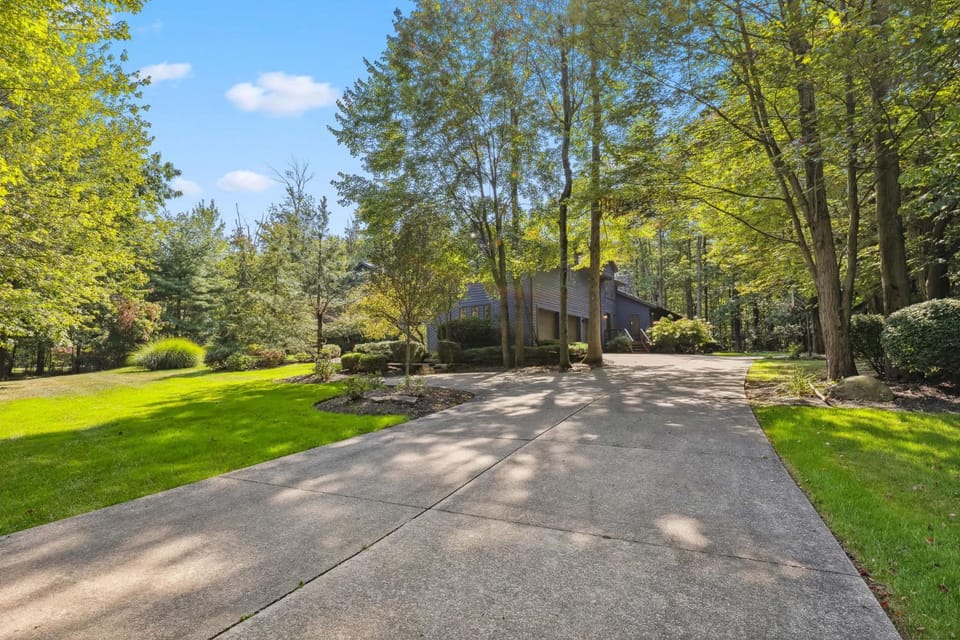 Great Group Getaway: Games Galore + Outdoor Oasis House in Lake Erie