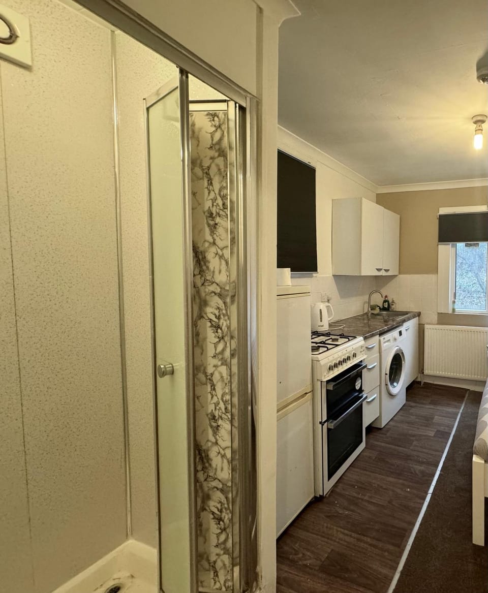 Cozy Studio in Finsbury Park Apartment in London Borough of Islington