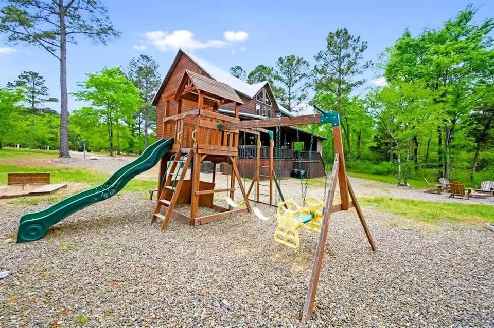 Cul-de-sac Cabin - Pool Table-Hot tub-Pet Friendly Cabin in Oklahoma