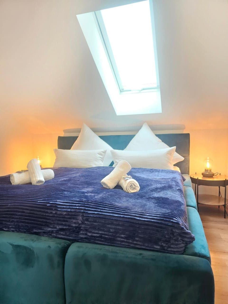 Photo of the whole room, Bedroom, towels