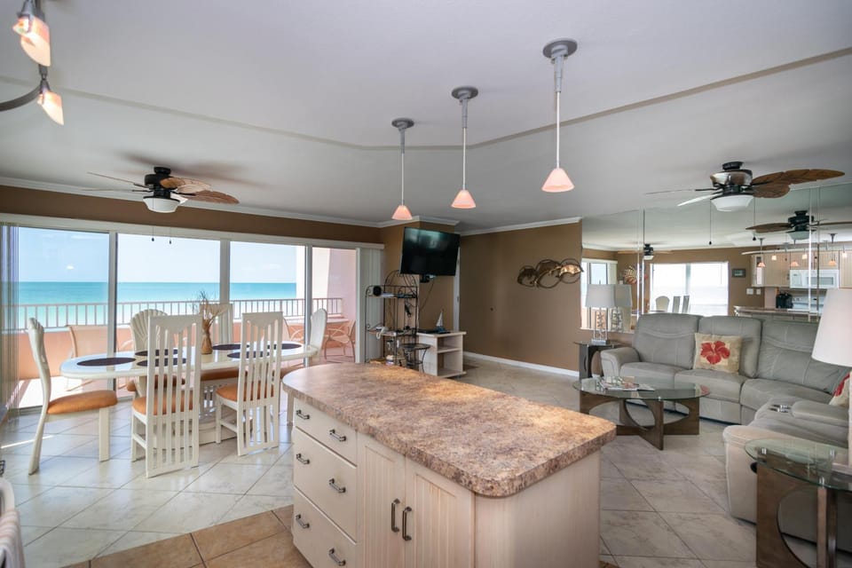 Coquina Beach Club 101 House in Bradenton Beach