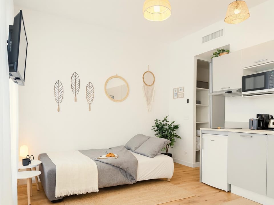 TV and multimedia, Kitchen or kitchenette, Living room
