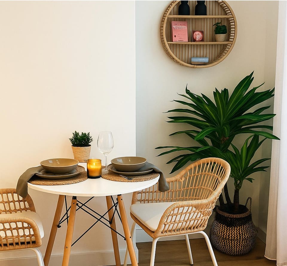 Living room, Seating area, Dining area