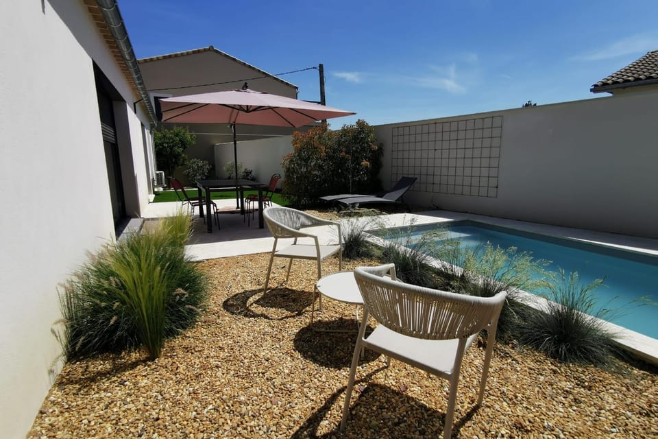 La Dolce Vita Provençale Charming House with its Private Swimming Pool House in L'Isle-sur-la-Sorgue