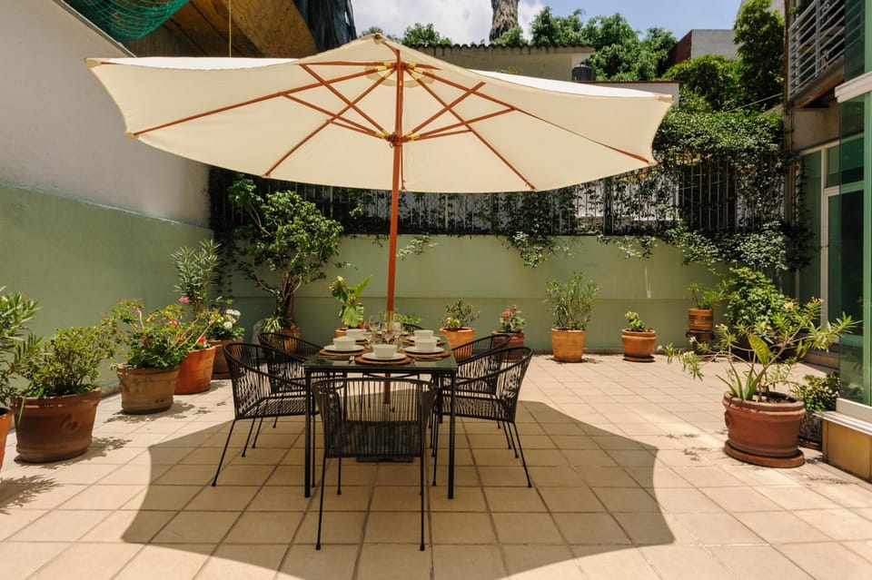 Patio, Dining area