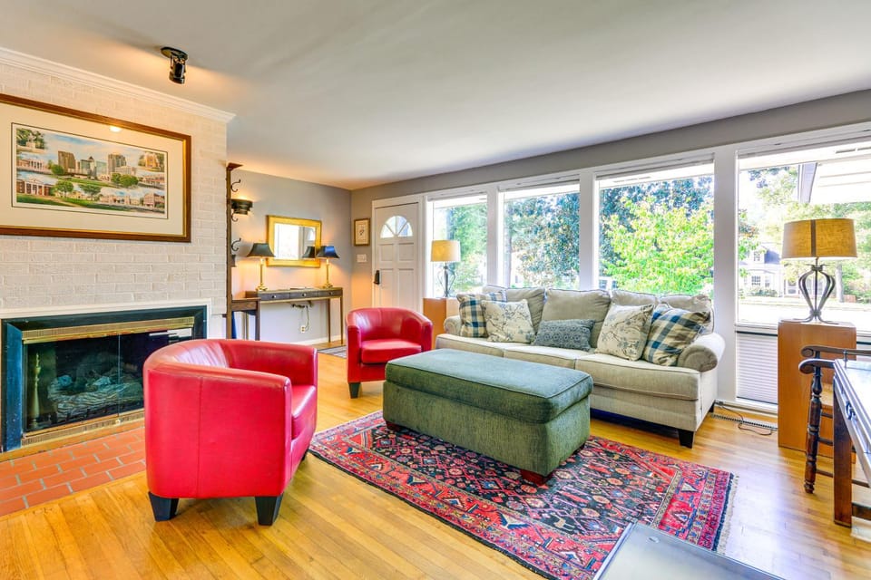 2 Mi to Dtwn Greensboro: Centrally Located Home House in Greensboro