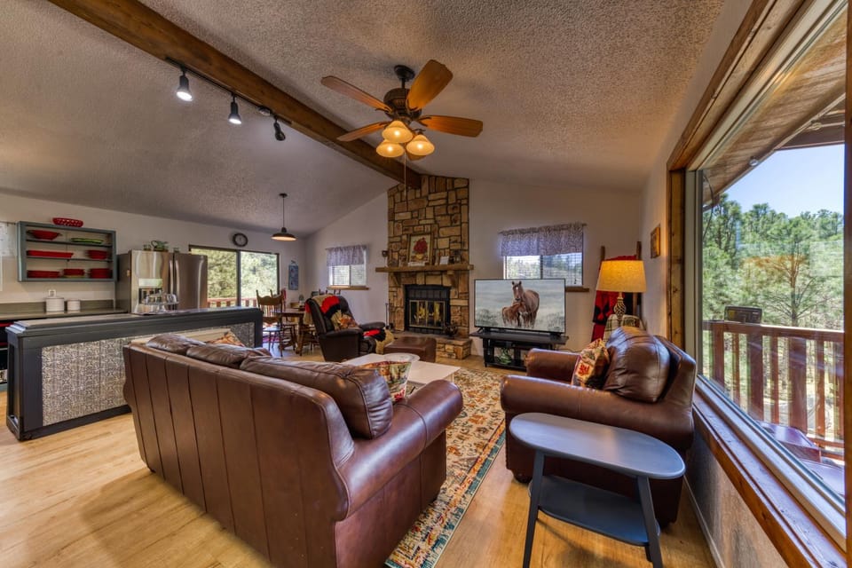Whispering Woods and Forest Haven: Rest and Relaxation at its Finest! House in Alto