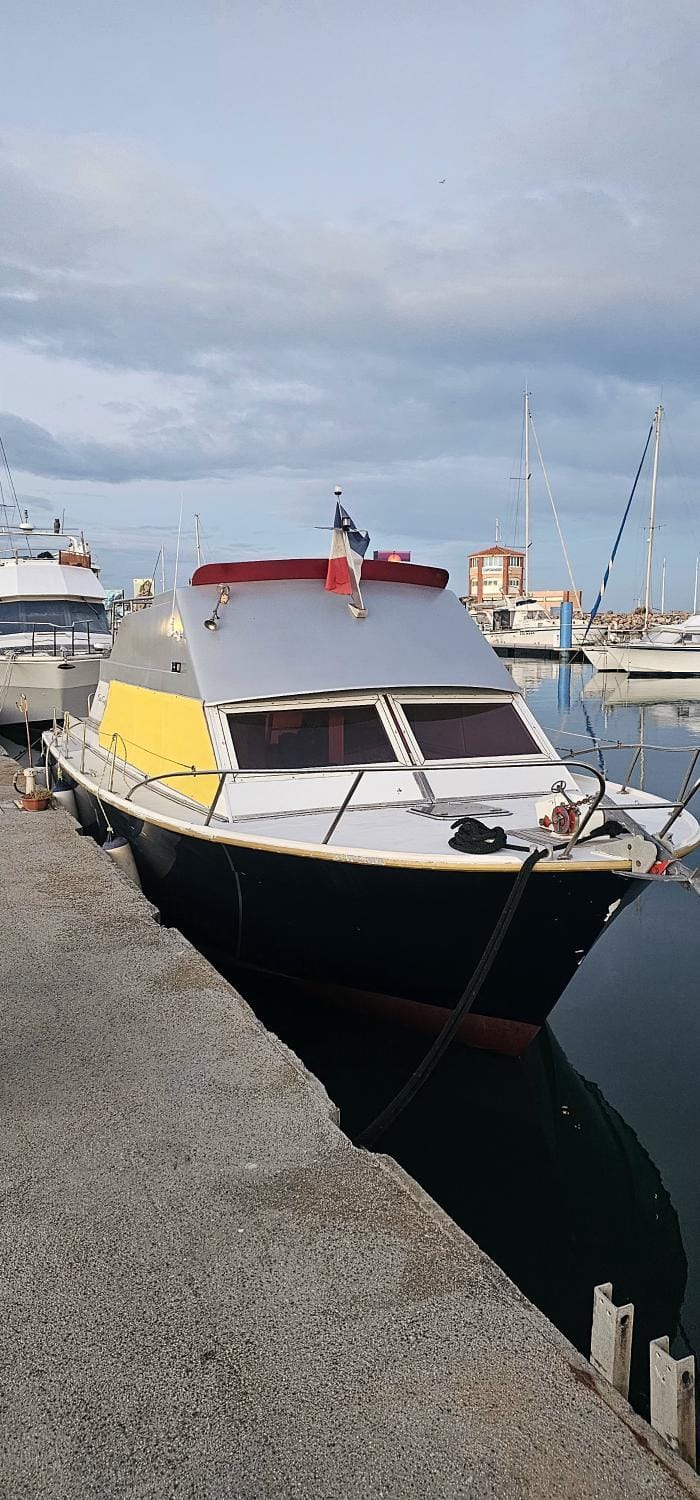 Appartement sur l'eau tout confort Docked boat in Le Barcarès