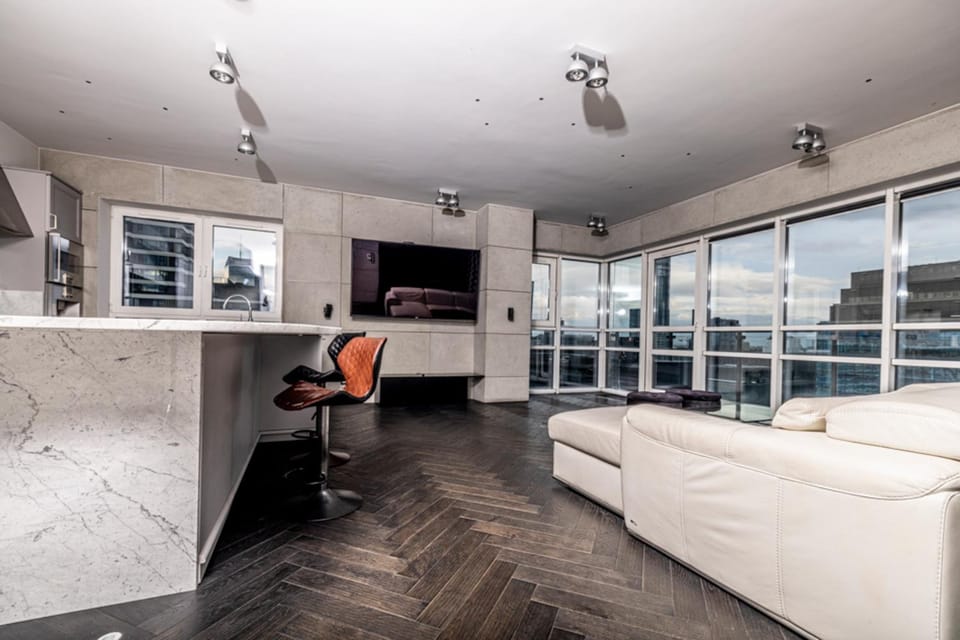 Black Pearl - Amazing City View, 130 sqm Apartment in Warsaw