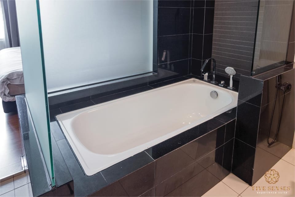Bathroom, Bath