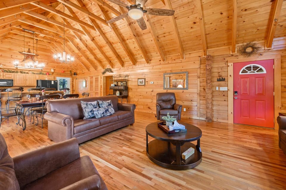 Valley Dream:3 bdrm 3bath, Specials, Free Tickets, One level(no stairs) Chalet in Sevier County