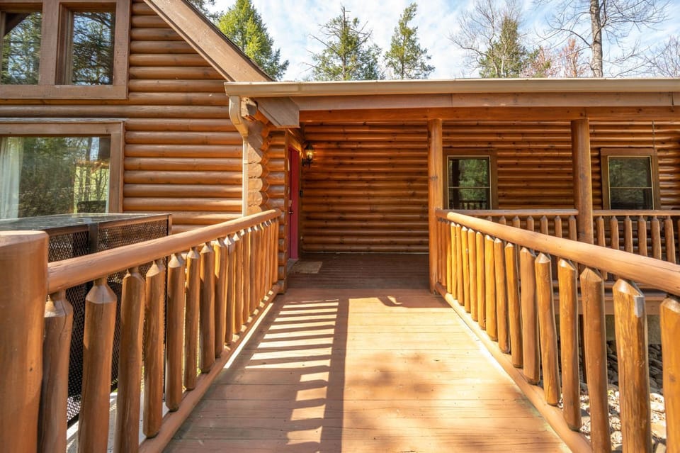 Valley Dream:3 bdrm 3bath, Specials, Free Tickets, One level(no stairs) Chalet in Sevier County