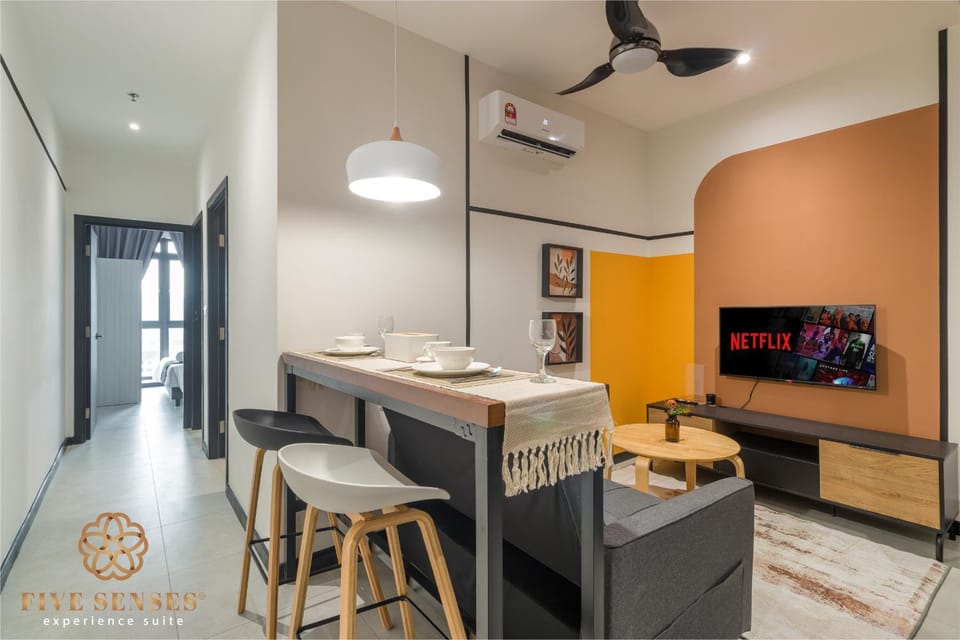 TV and multimedia, Living room, Dining area, fireplace, air conditioner
