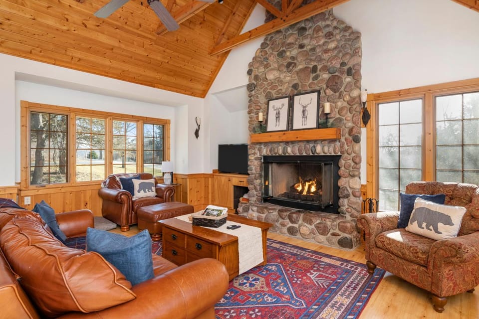 Living room, Seating area, fireplace