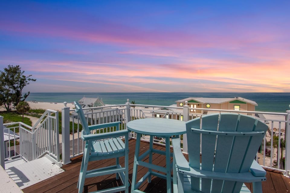 Avalon House in Holmes Beach