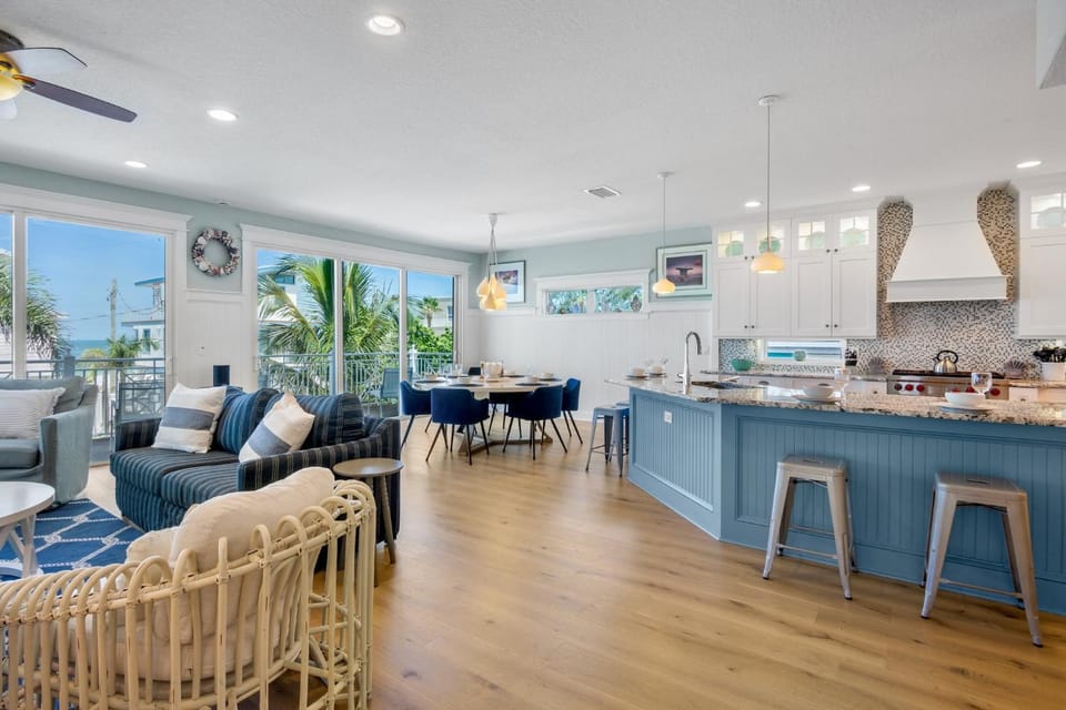 Avalon House in Holmes Beach