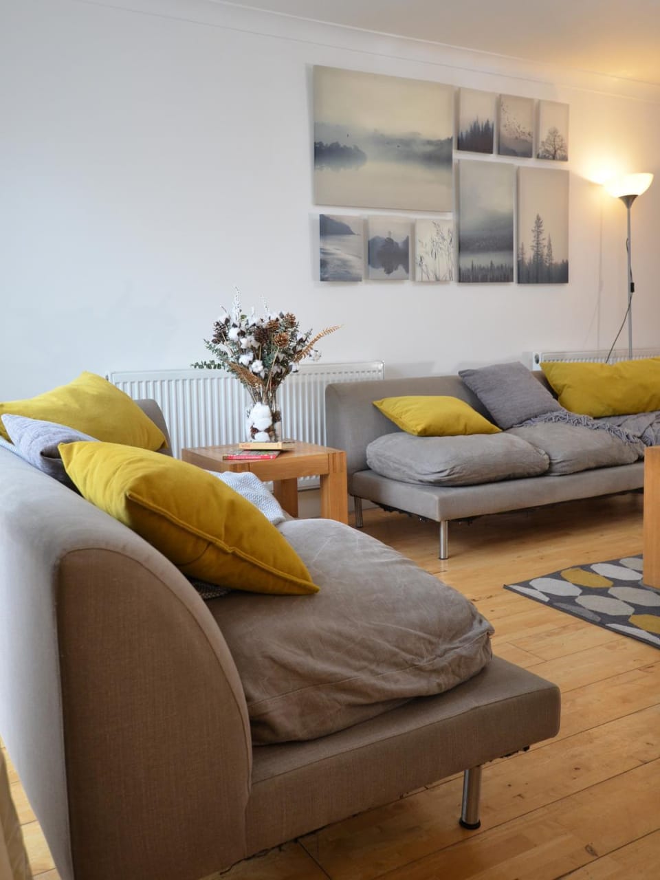 Living room, Seating area