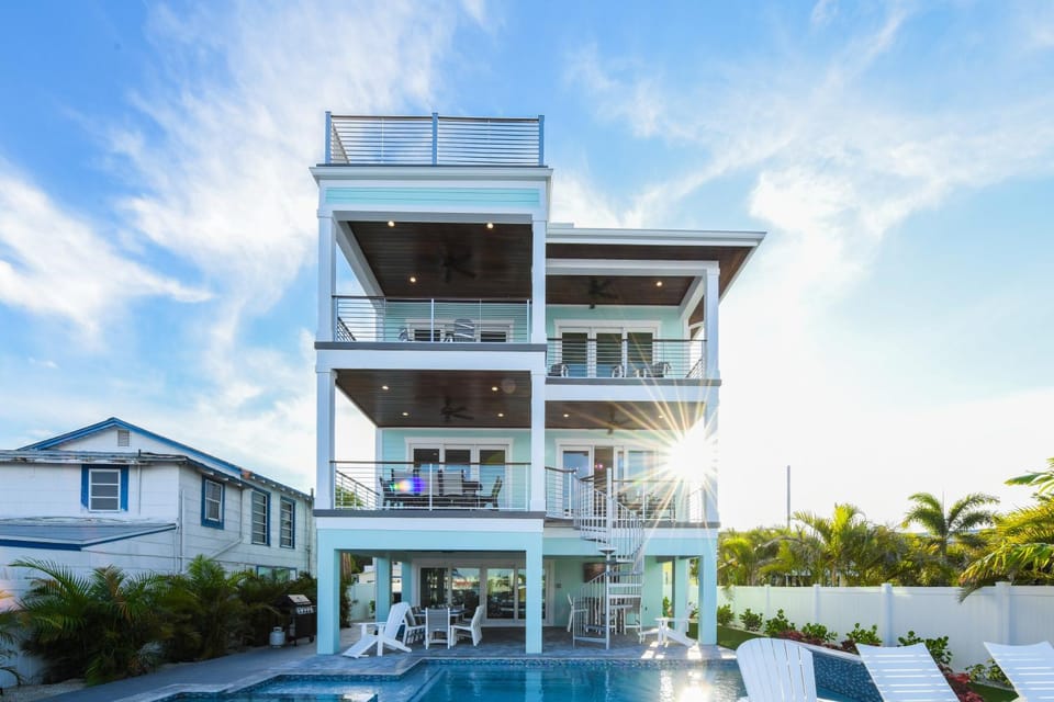 Bayfront Retreat House in Bradenton Beach