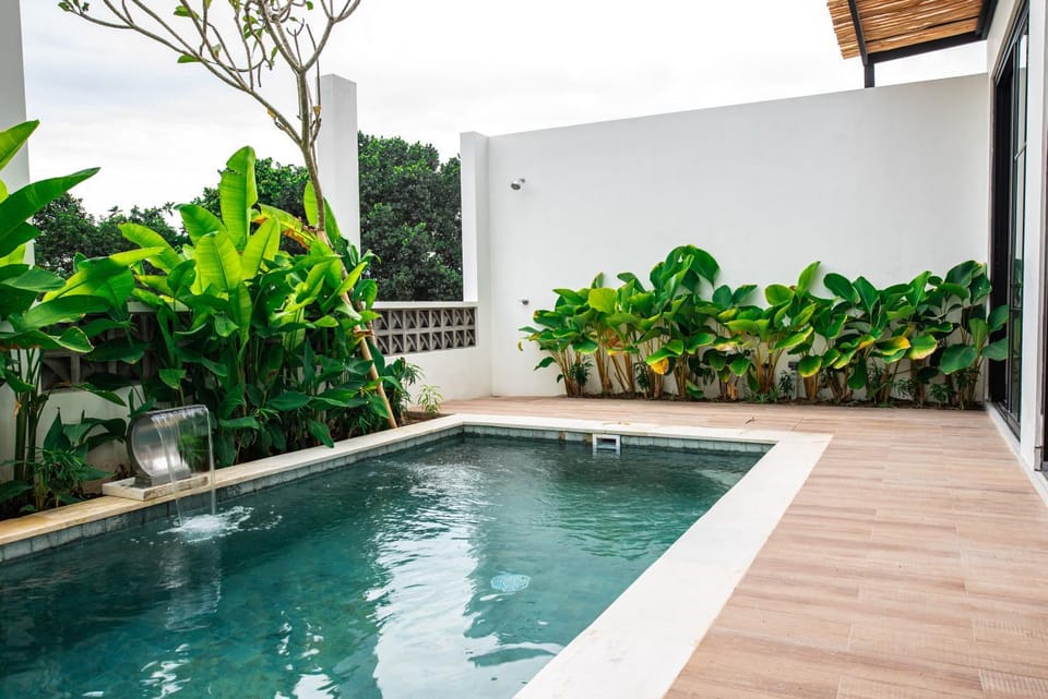 Patio, Swimming pool
