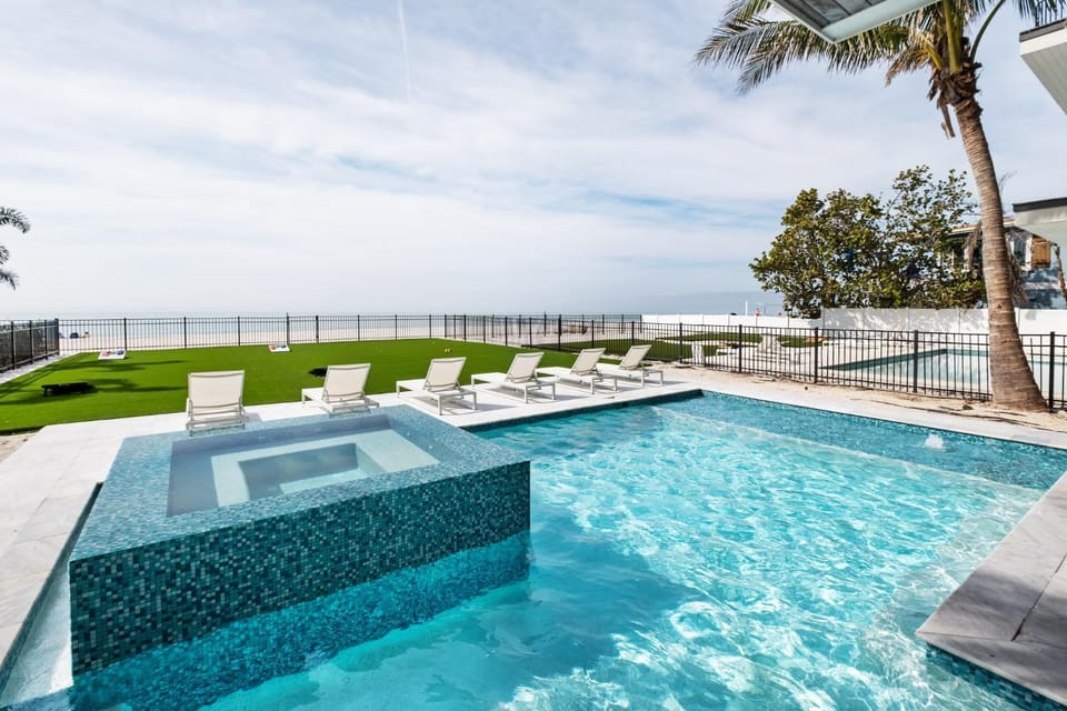 Beachfront Paradise House in Bradenton Beach