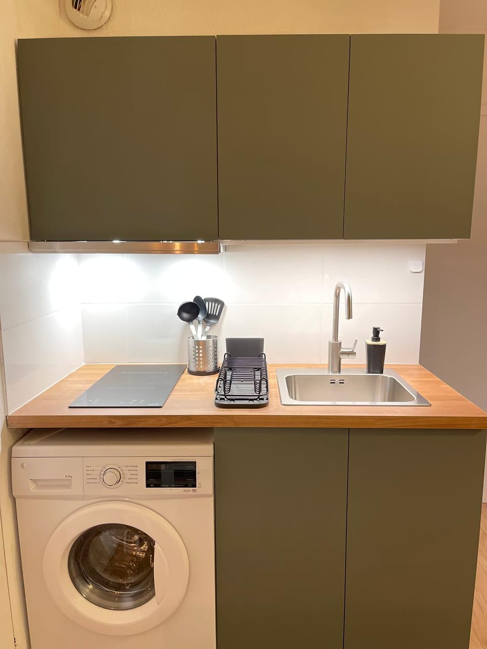Kitchen or kitchenette, stove