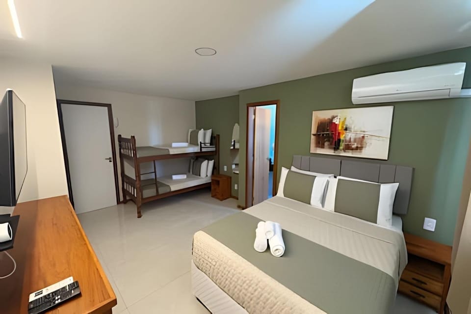 Bed, TV and multimedia, Bedroom, towels, air conditioner