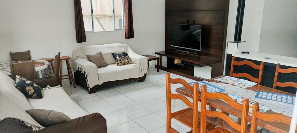 Communal lounge/ TV room, Seating area, Dining area