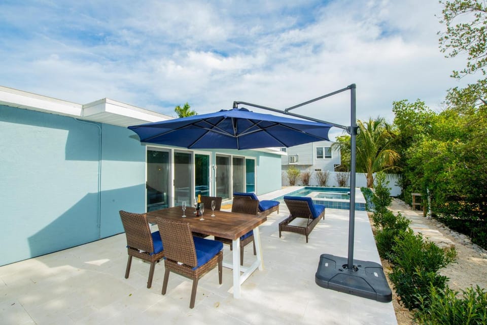 Bamboo Bungalow House in Anna Maria Island