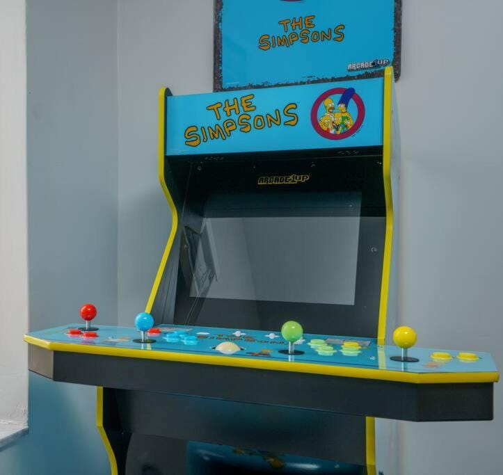 New! Miami & Calle Ocho Simpson's Funhouse! Apartment in Coral Gables