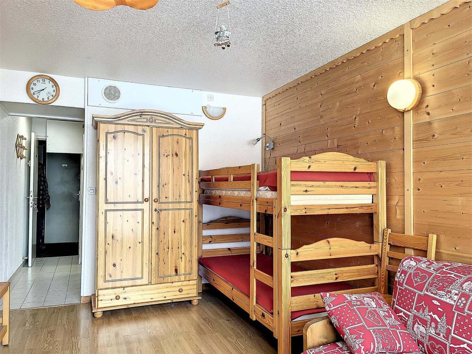 Studio lumineux aux pieds des pistes avec balcon et WIFI - FR-1-267-281 Apartment in Villarembert