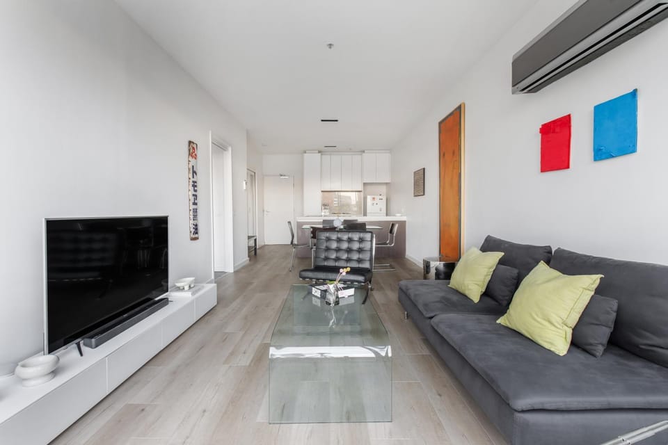 TV and multimedia, Living room, Seating area, air conditioner