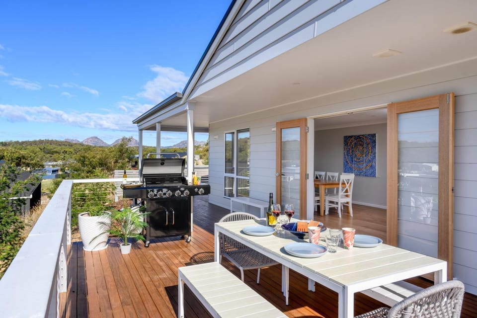 BBQ facilities, View (from property/room), View (from property/room), Balcony/Terrace, Balcony/Terrace, Seating area, Dining area, Mountain view, Mountain view