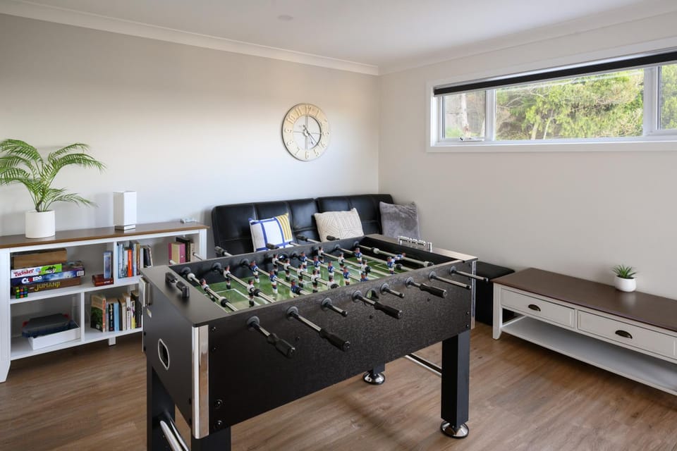 Facade/entrance, Game Room, Decorative detail, Decorative detail, Seating area, Entertainment