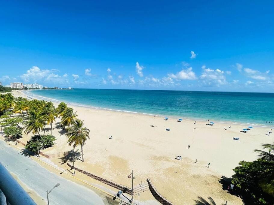 Flamenco Beach 2BDR Oceanfront Pool Parking Apartment in Carolina