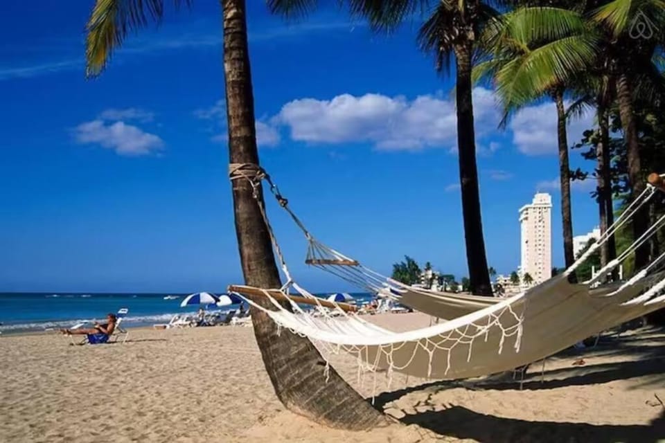Flamenco Beach 2BDR Oceanfront Pool Parking Apartment in Carolina