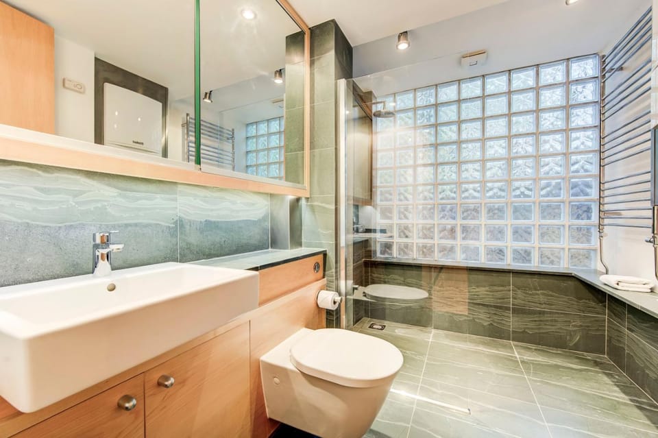 GuestReady - Lower Ground Classic near The Oval Apartment in London Borough of Southwark