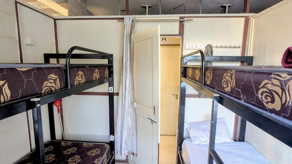 Bedroom, bunk bed