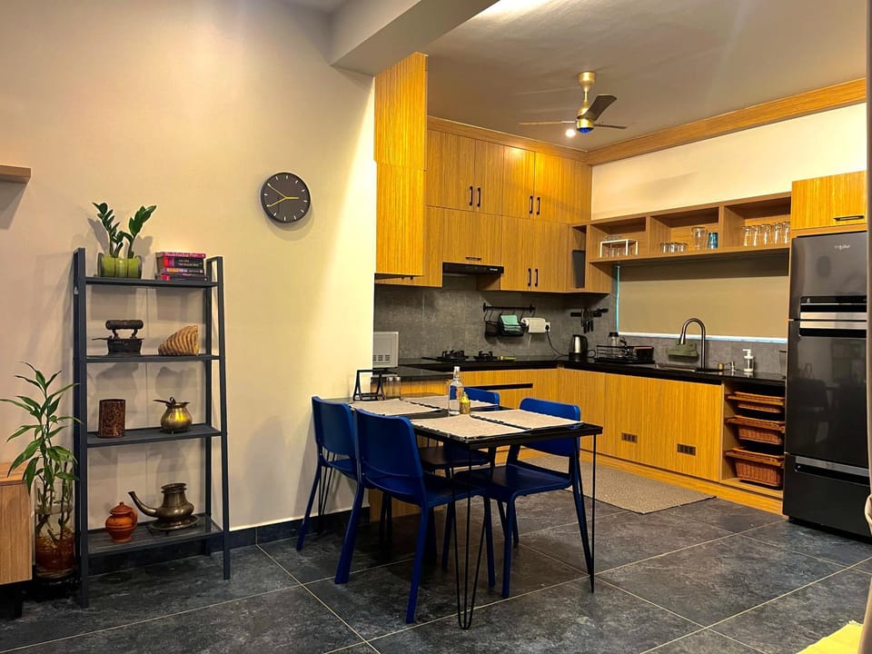 Kitchen or kitchenette, Dining area, dishwasher, minibar, pet friendly, stove, toaster