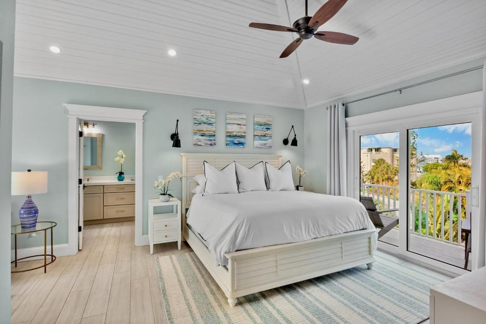 Feelin Beachy House in Holmes Beach