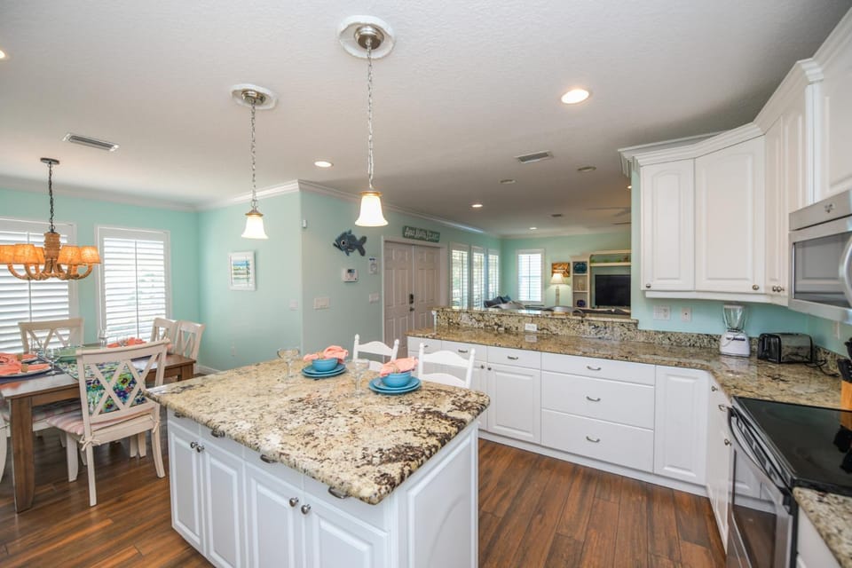 Blue Pineapple House in Holmes Beach