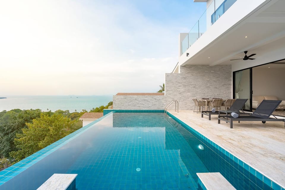 Day, Natural landscape, View (from property/room), Balcony/Terrace, Pool view, Sea view, Swimming pool, sunbed