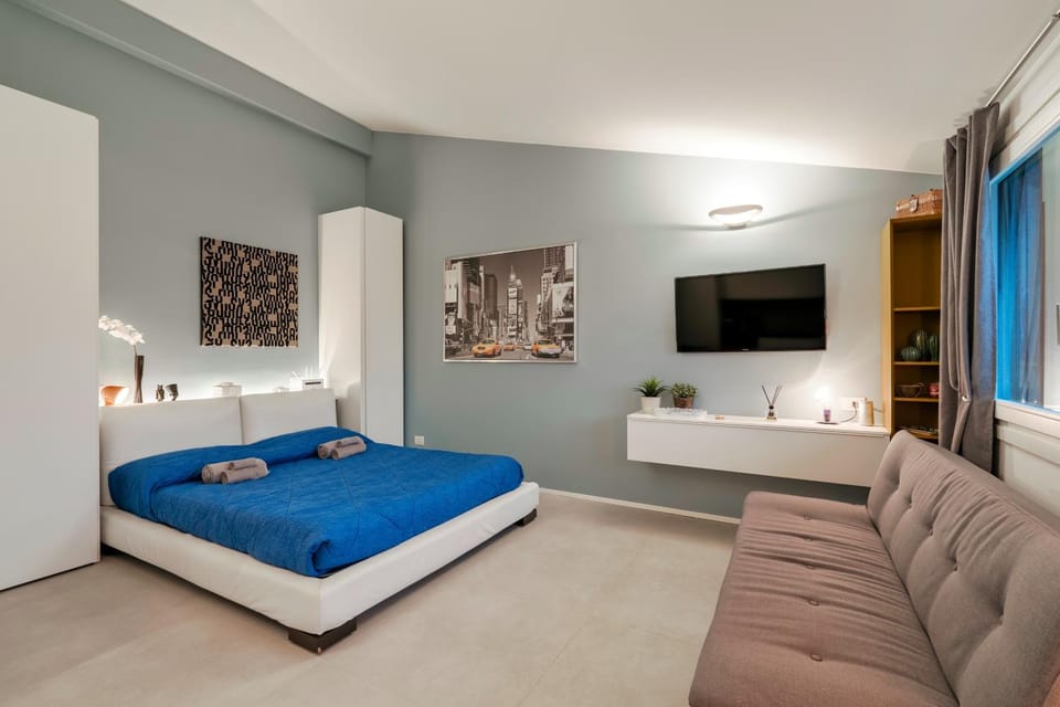 Living room, Photo of the whole room